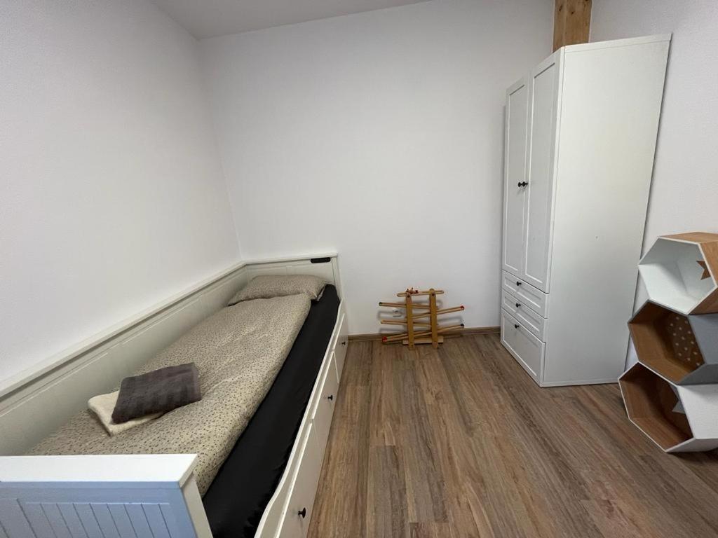 Apartmany Tobias Besiny ภายนอก รูปภาพ