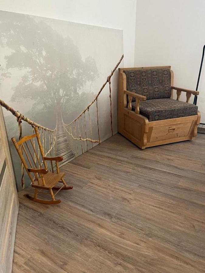 Apartmany Tobias Besiny ภายนอก รูปภาพ