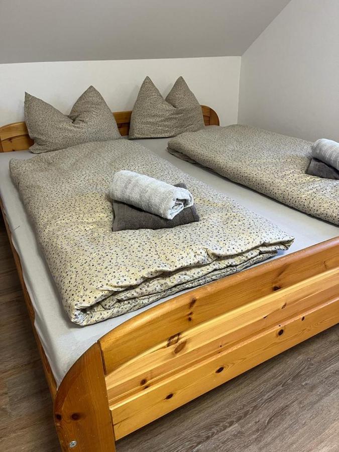 Apartmany Tobias Besiny ภายนอก รูปภาพ
