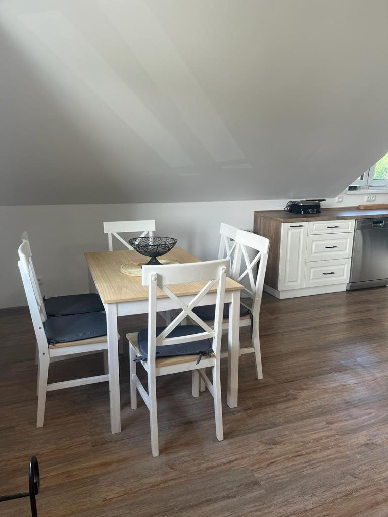 Apartmany Tobias Besiny ภายนอก รูปภาพ